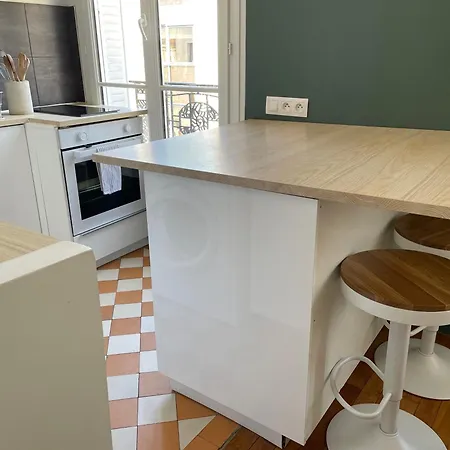 Cosy 2 Pieces 1 , 1 Sejour, Et 1 Coin Bureau